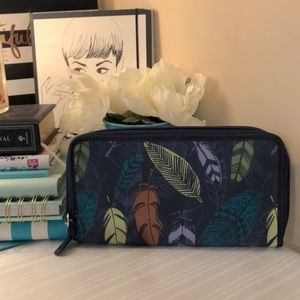 Save Your Way Clutch - Falling Feathers